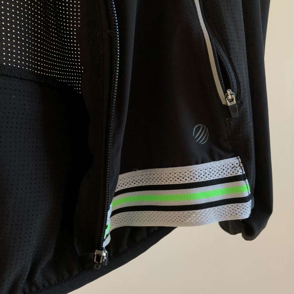 Black MPG workout jacket - Picture 5 of 5